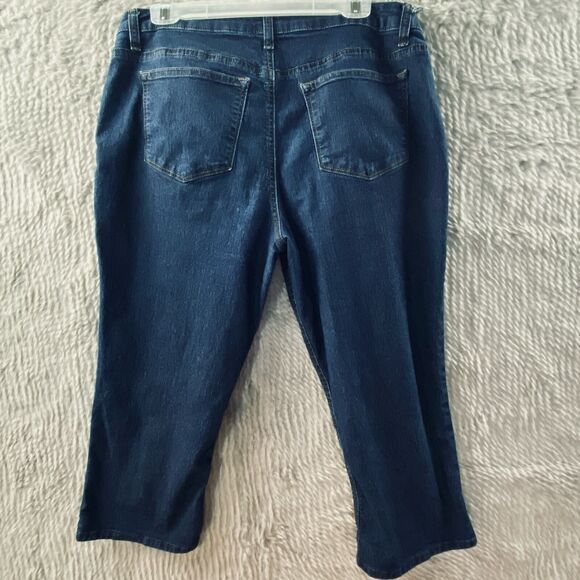 Lee Riders Women’s Midrise Capri Jeans Dark Wash Stretch Denim Casual 34x21 - Picture 3 of 11